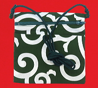 お祭り　和柄万能ポシェット　大唐草（緑）